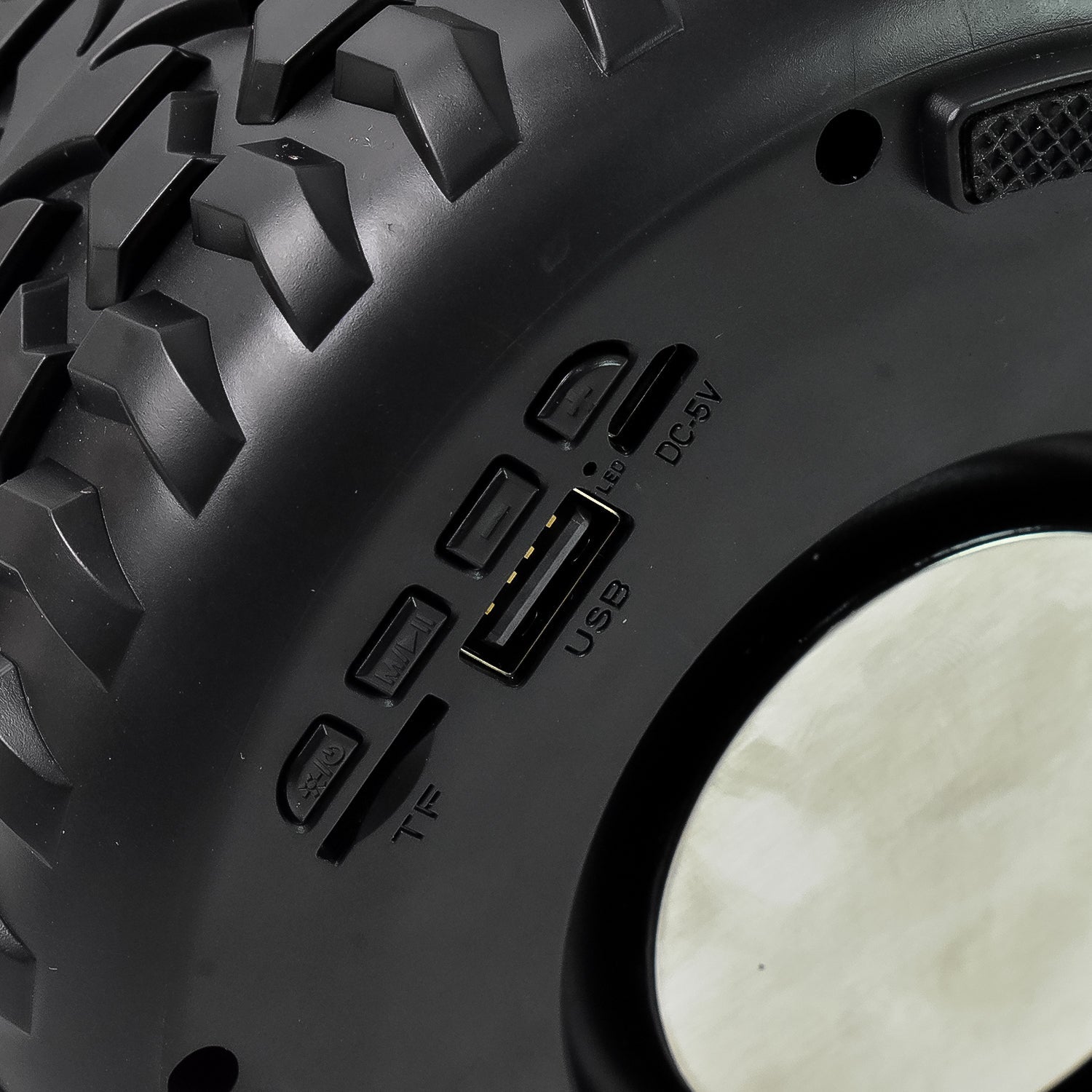 Portable Tyre / Wheel Shape Wireless Bluetooth Speaker (1 Pc) Portable Tyre / Wheel Shape Wireless Bluetooth Speaker (1 Pc)